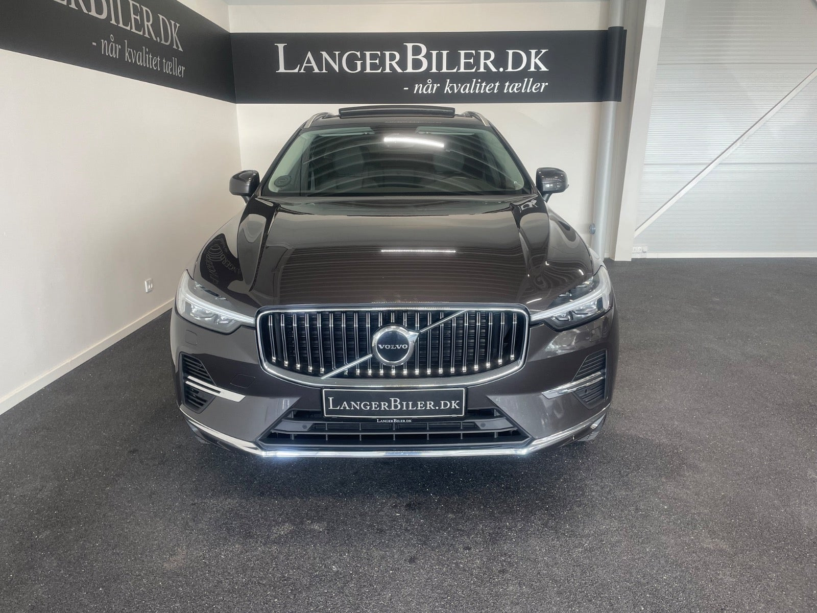 Brun Volvo XC60 fra 2023