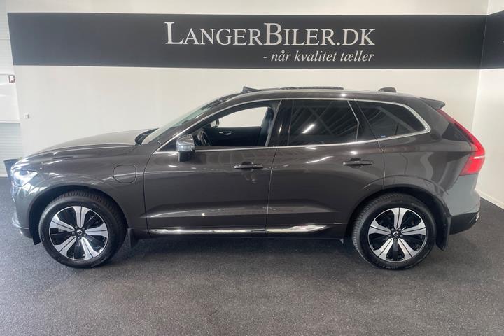 Brun Volvo XC60 fra 2023