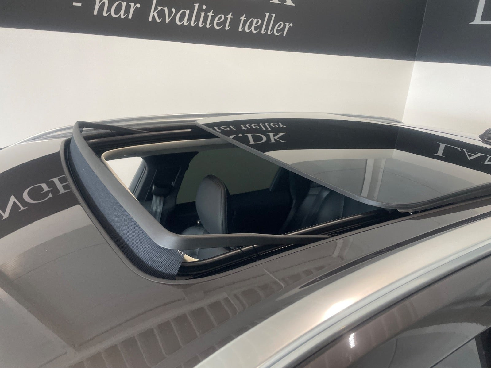 Brun Volvo XC60 fra 2023