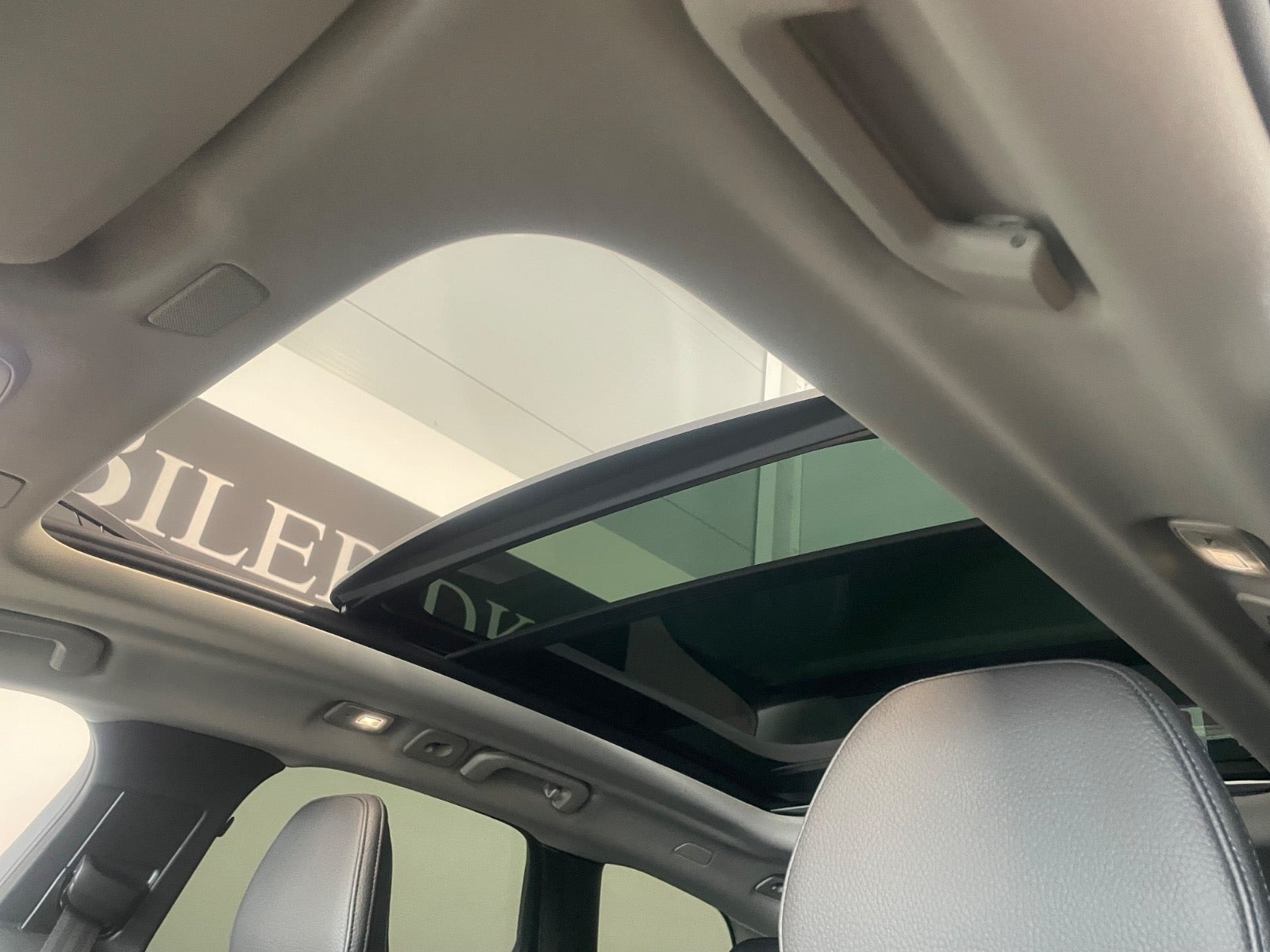 Brun Volvo XC60 fra 2023