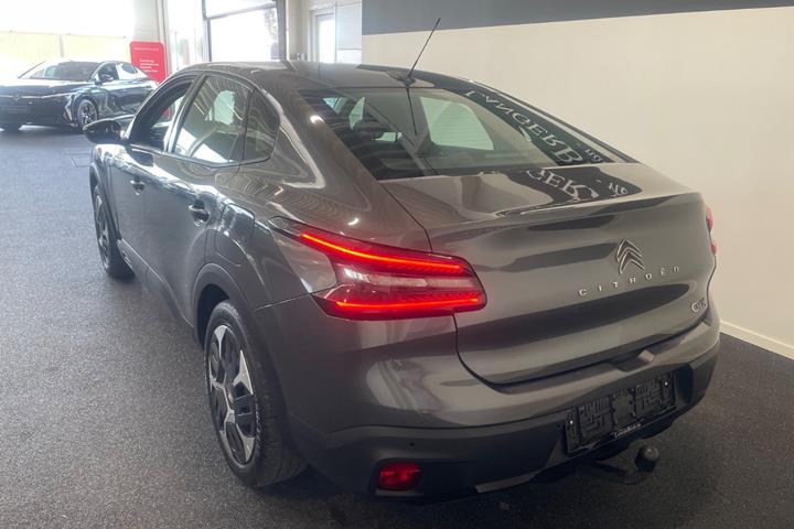 Grå Citroën C4 X fra 2023