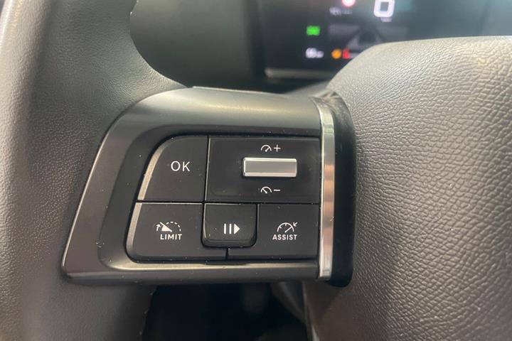 Grå Citroën C4 X fra 2023