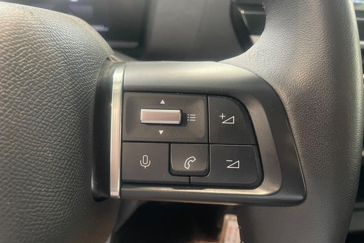 Grå Citroën C4 X fra 2023