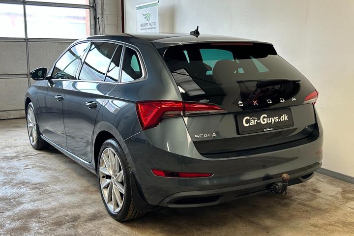 Sort Skoda Scala fra 2020