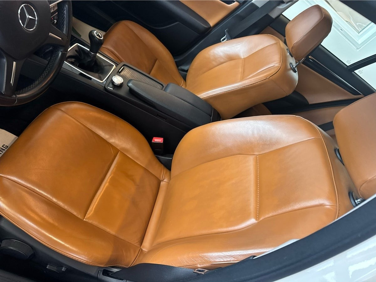 Hvid Mercedes C200 fra 2011