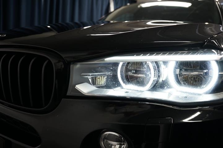 Sort BMW X5 fra 2013