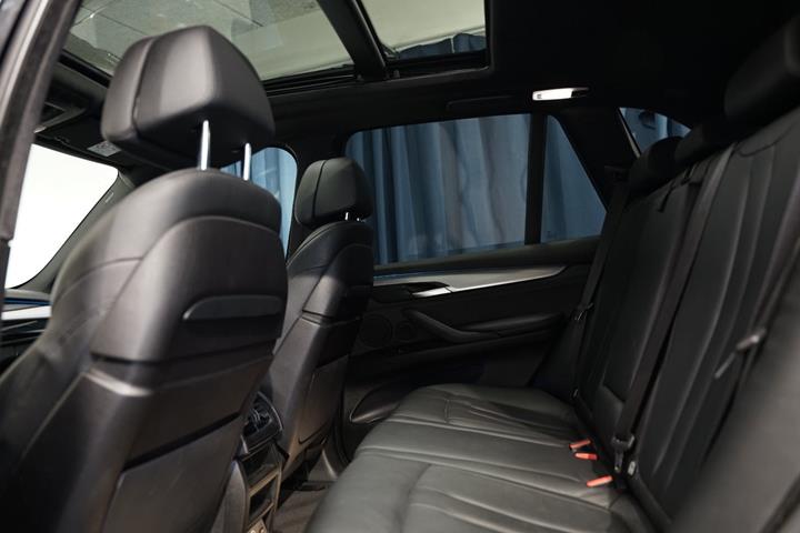 Sort BMW X5 fra 2013