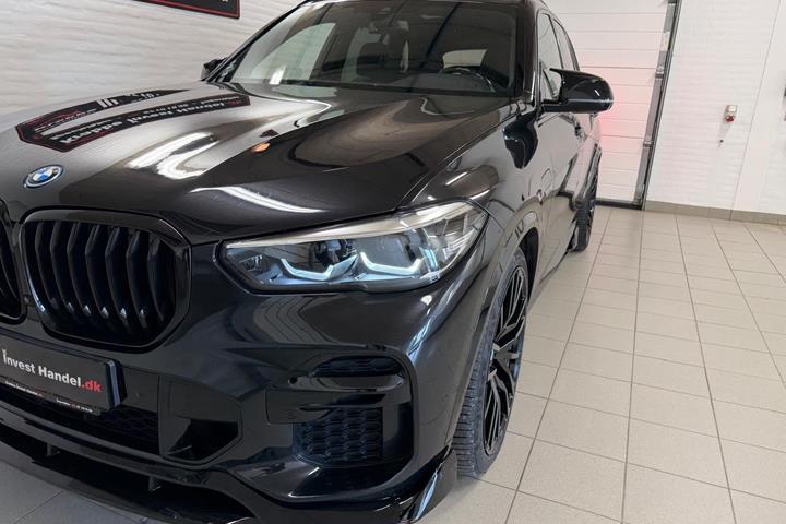 Sort BMW X5 fra 2022