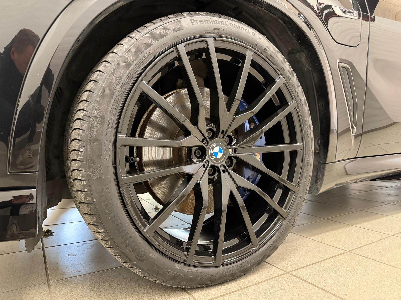 Sort BMW X5 fra 2022