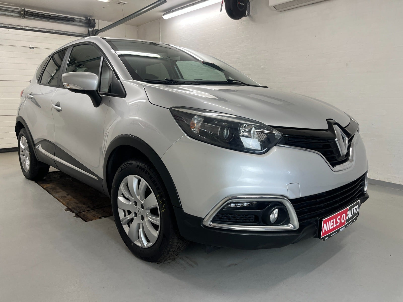 Sølv Renault Captur fra 2015