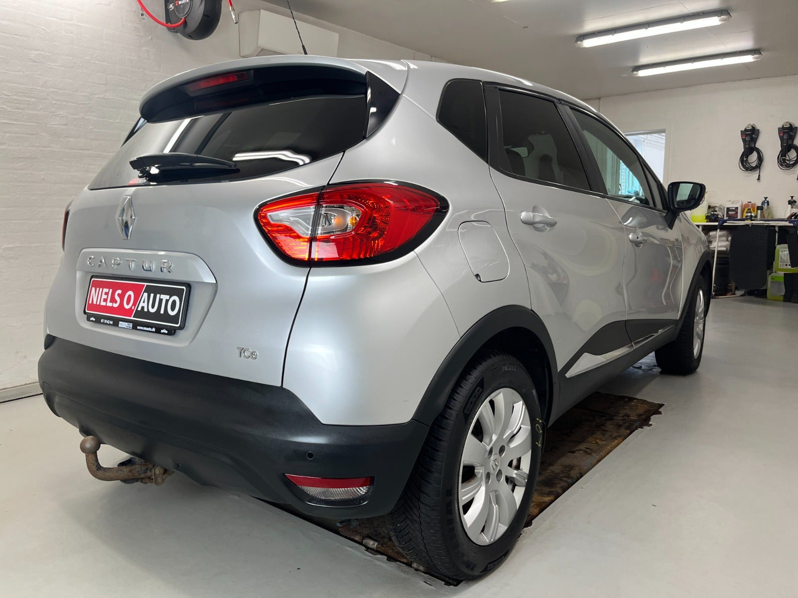 Sølv Renault Captur fra 2015