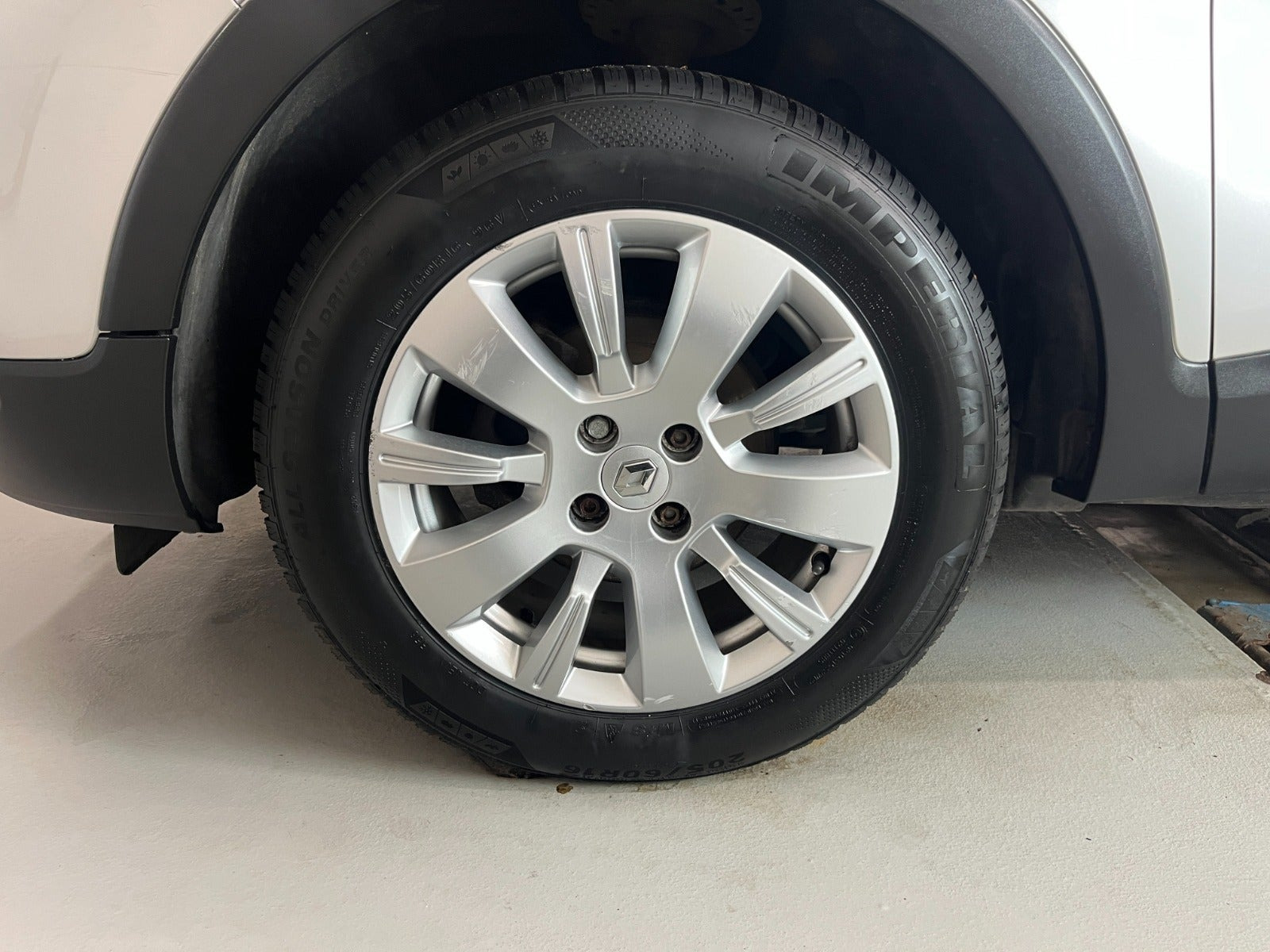 Sølv Renault Captur fra 2015