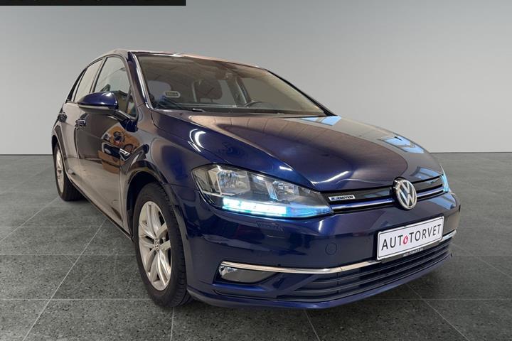 Blå VW Golf VII fra 2018