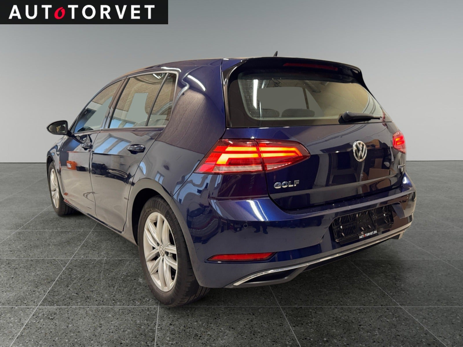 Blå VW Golf VII fra 2018