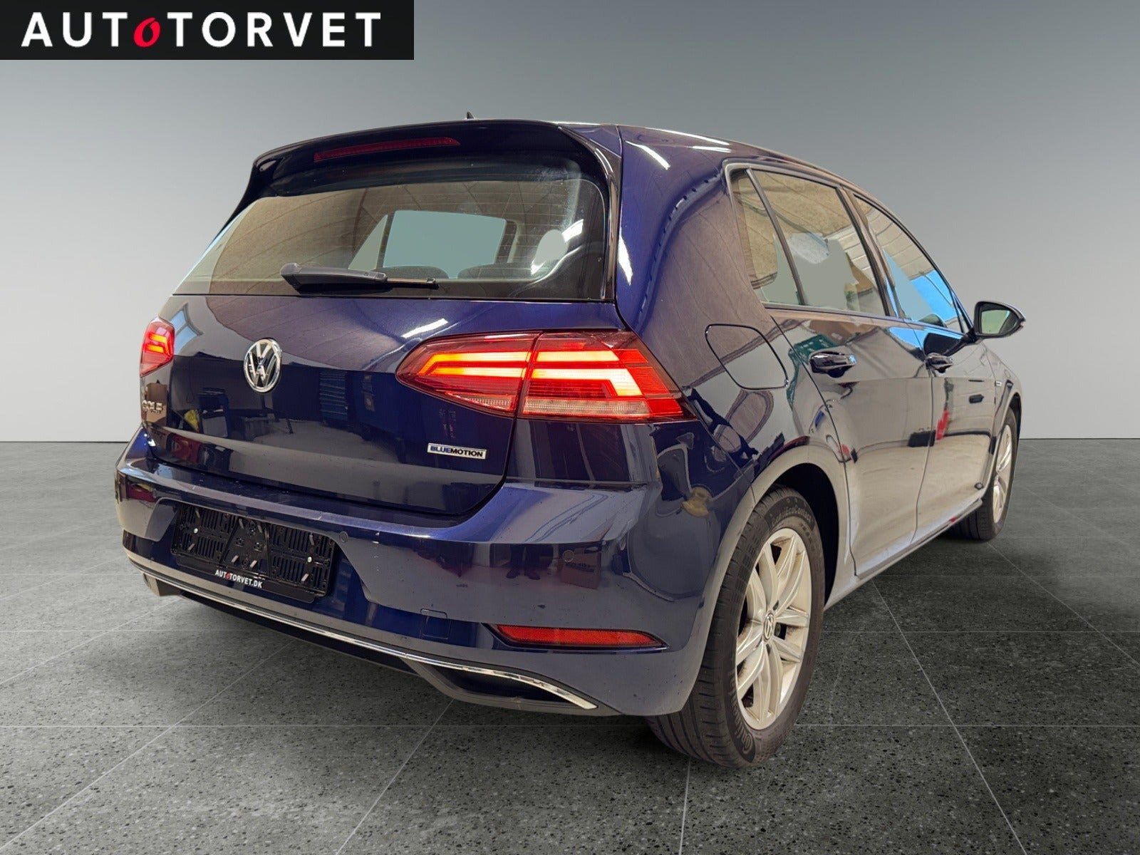 Blå VW Golf VII fra 2018
