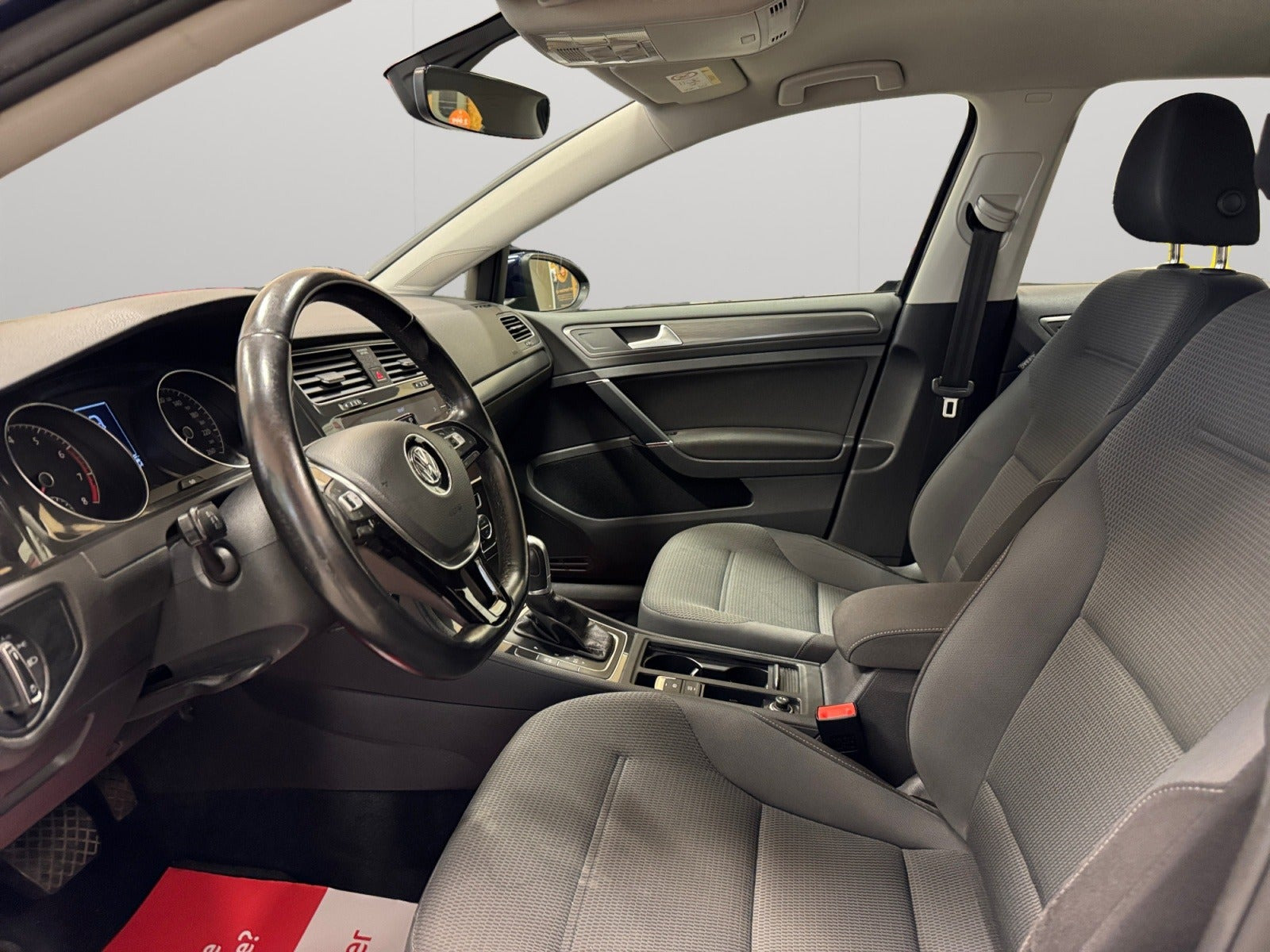 Blå VW Golf VII fra 2018