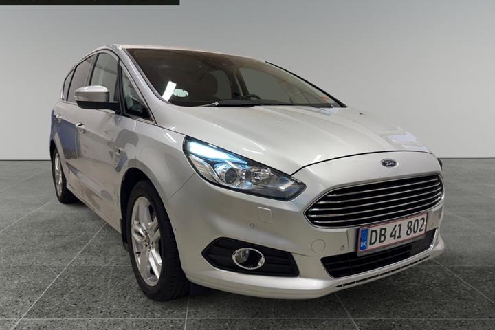 Grå Ford S-MAX fra 2019