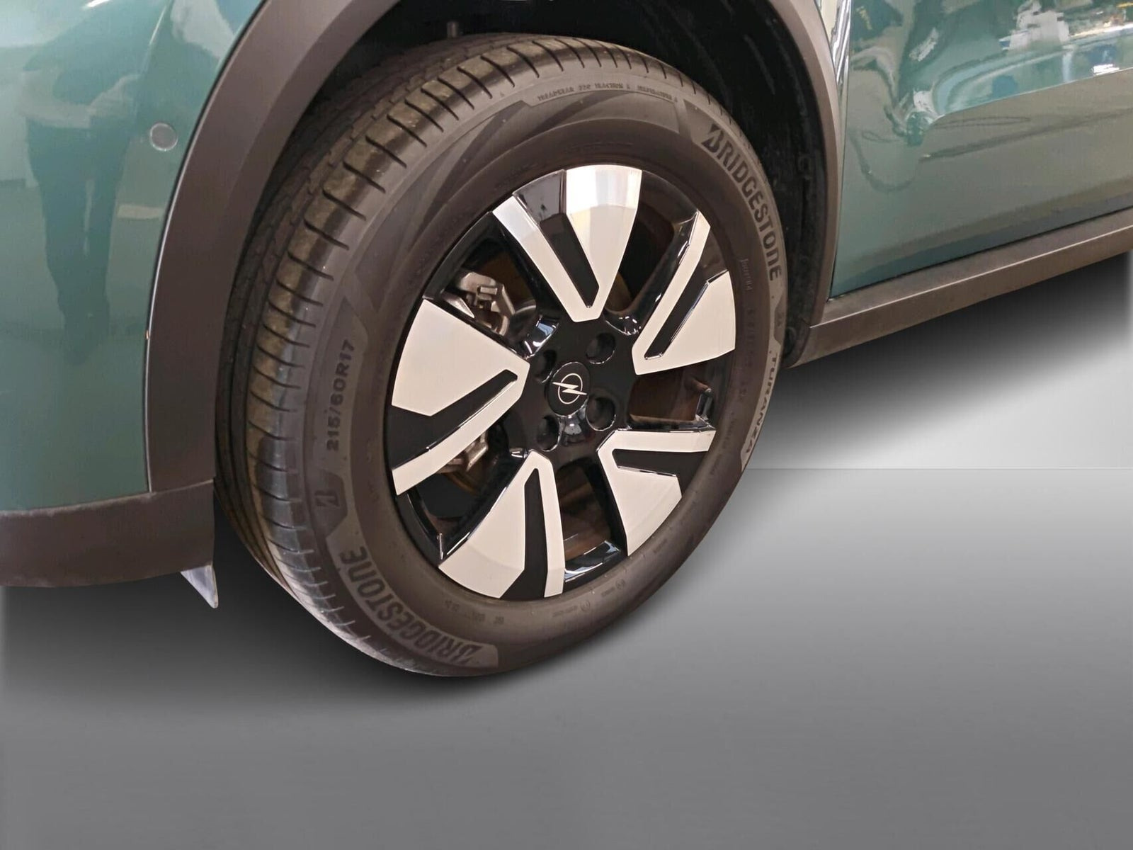 Grøn Opel Frontera fra 2025