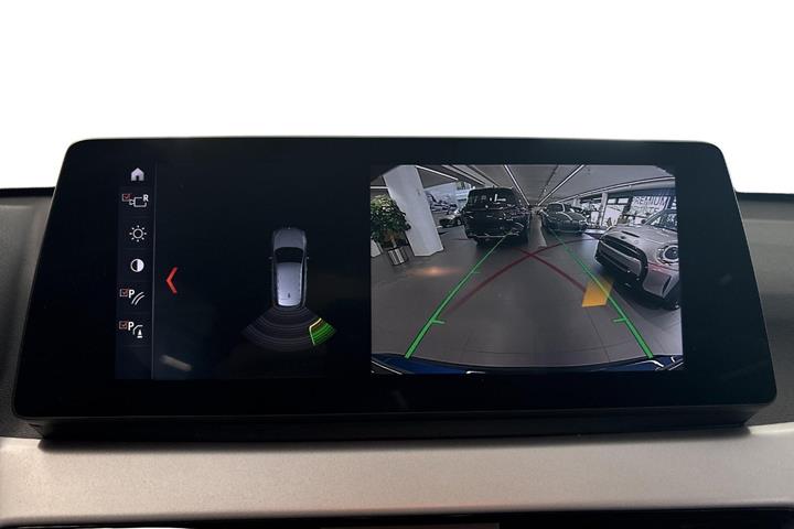 Blå BMW X1 fra 2020