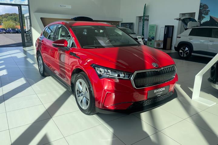 Rød Skoda Enyaq fra 2025