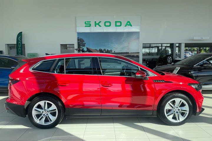Rød Skoda Enyaq fra 2025