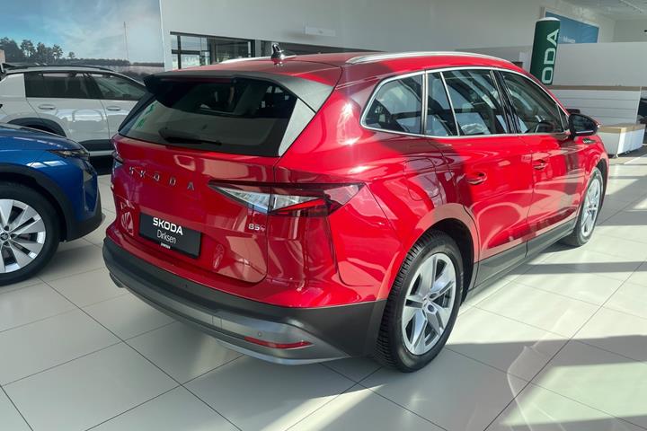 Rød Skoda Enyaq fra 2025