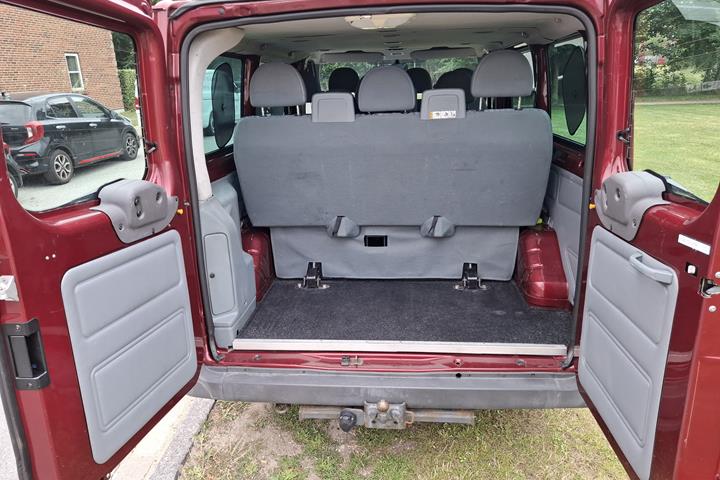 Rød Ford Transit fra 2009