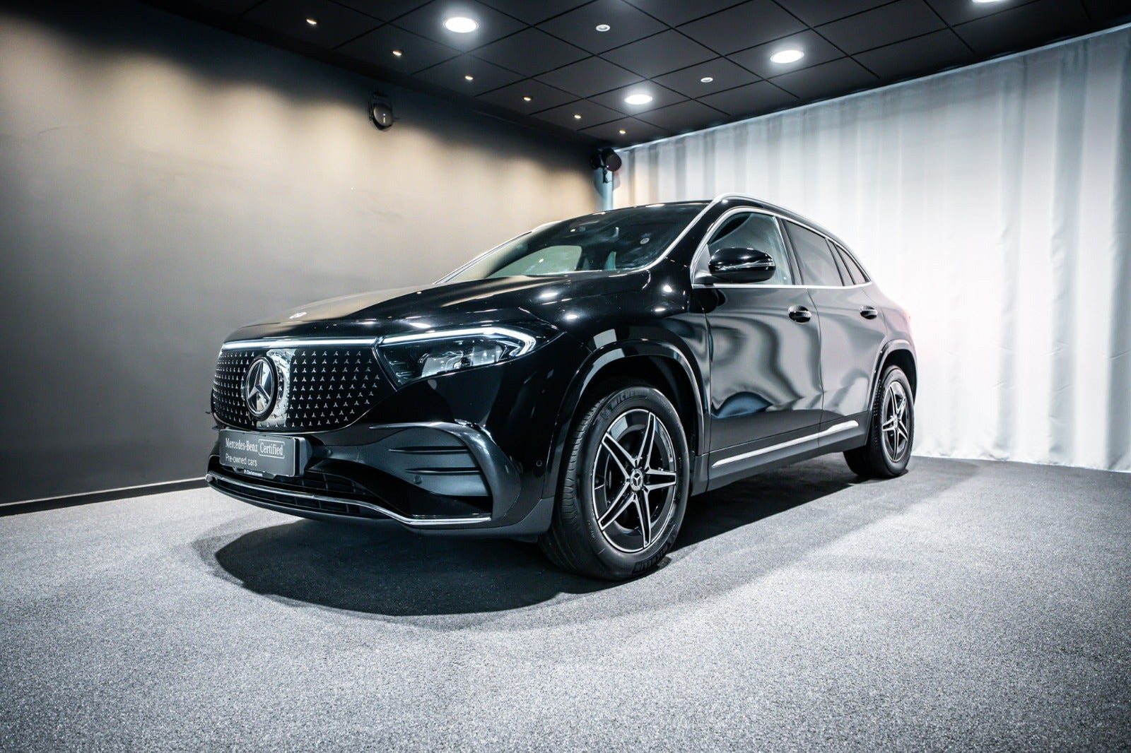 Sort Mercedes EQA350 fra 2025