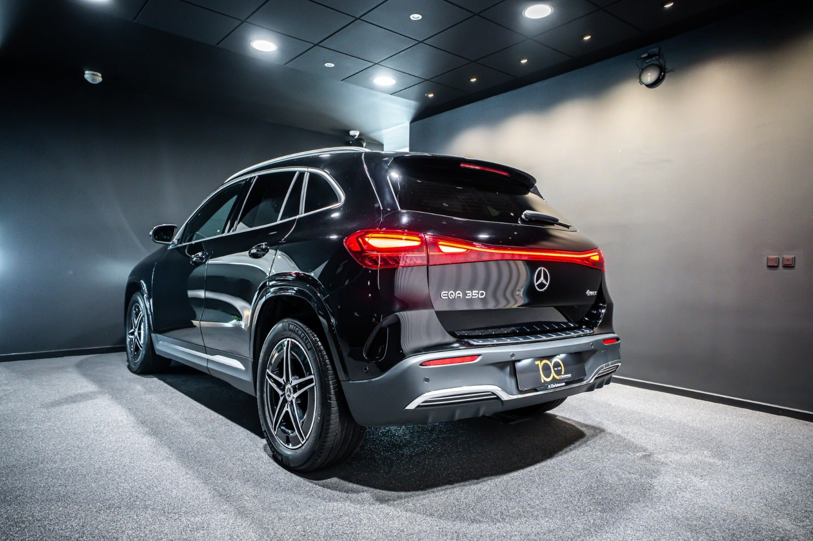 Sort Mercedes EQA350 fra 2025