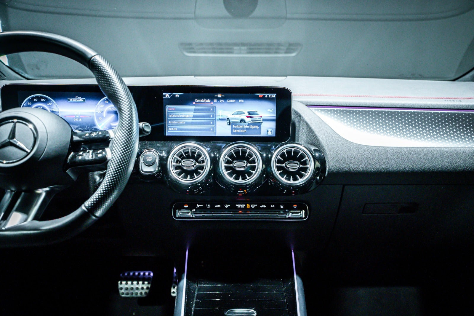 Sort Mercedes EQA350 fra 2025
