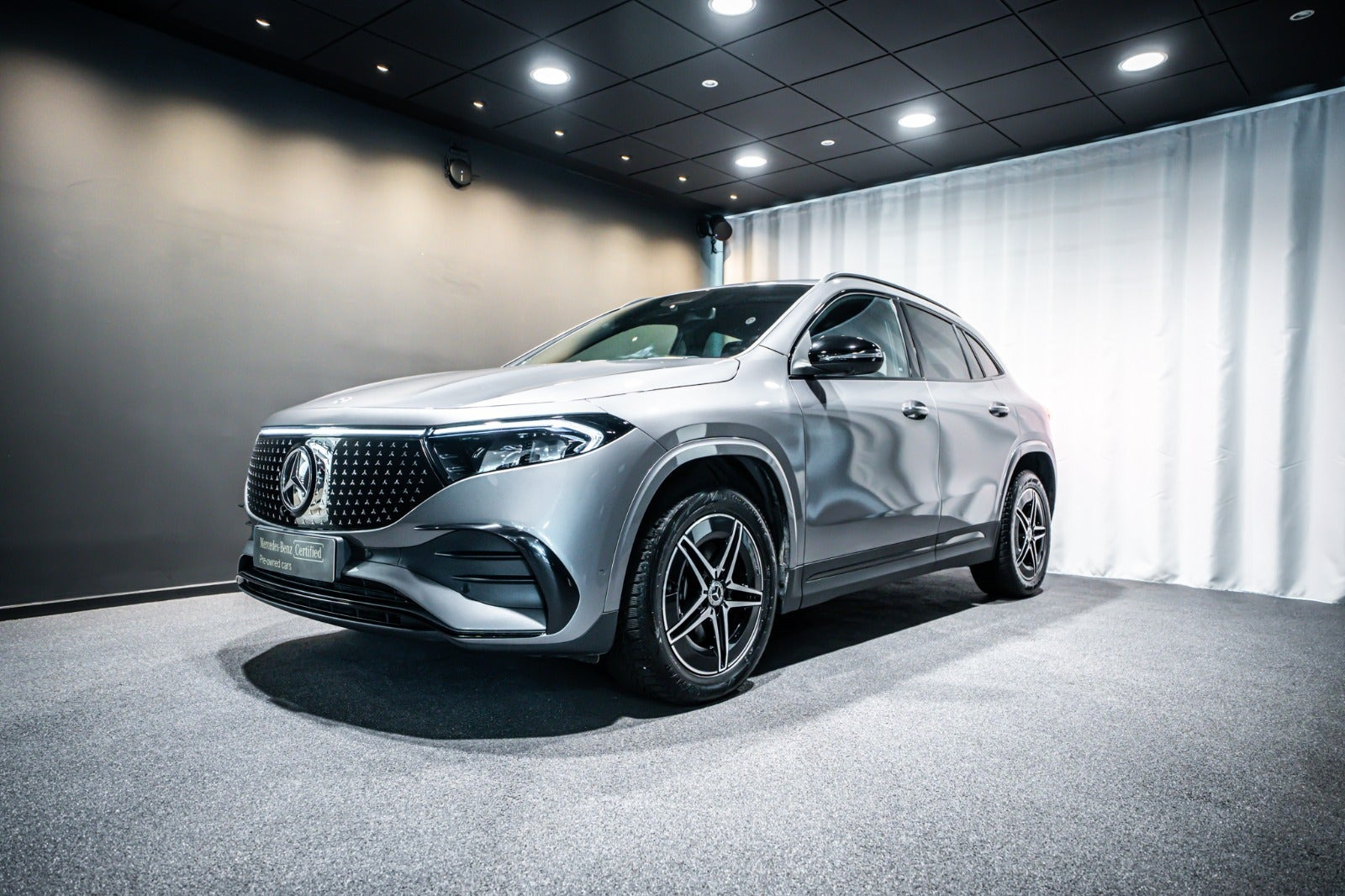 Grå Mercedes EQA250+ fra 2026