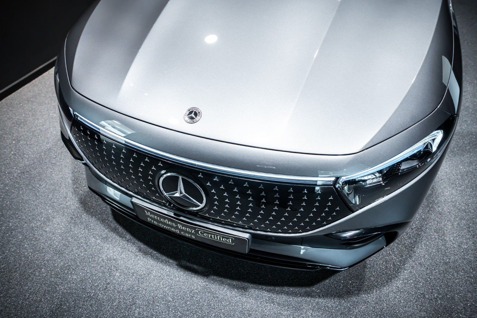 Grå Mercedes EQA250+ fra 2026
