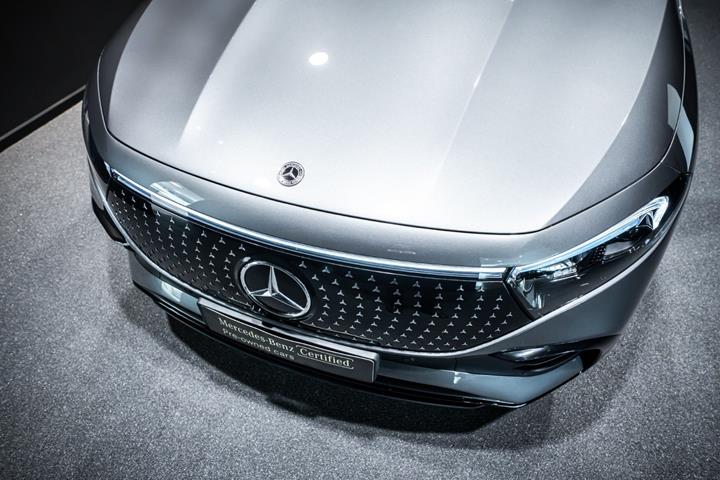 Grå Mercedes EQA250+ fra 2026