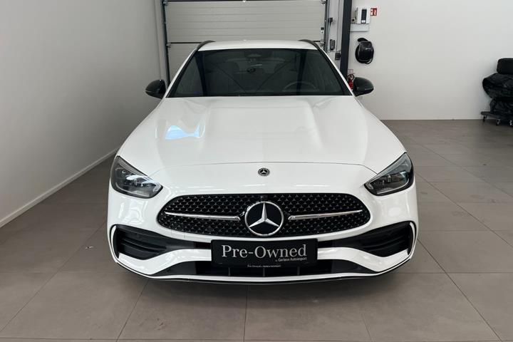 Hvid Mercedes C300 e fra 2023