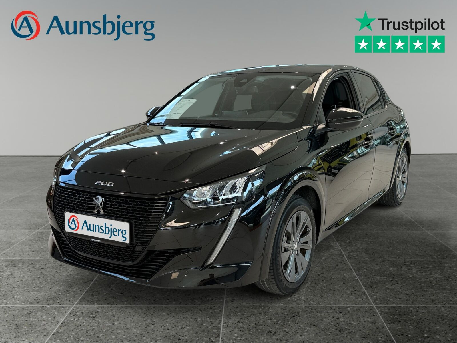 Sort Peugeot e-208 fra 2023
