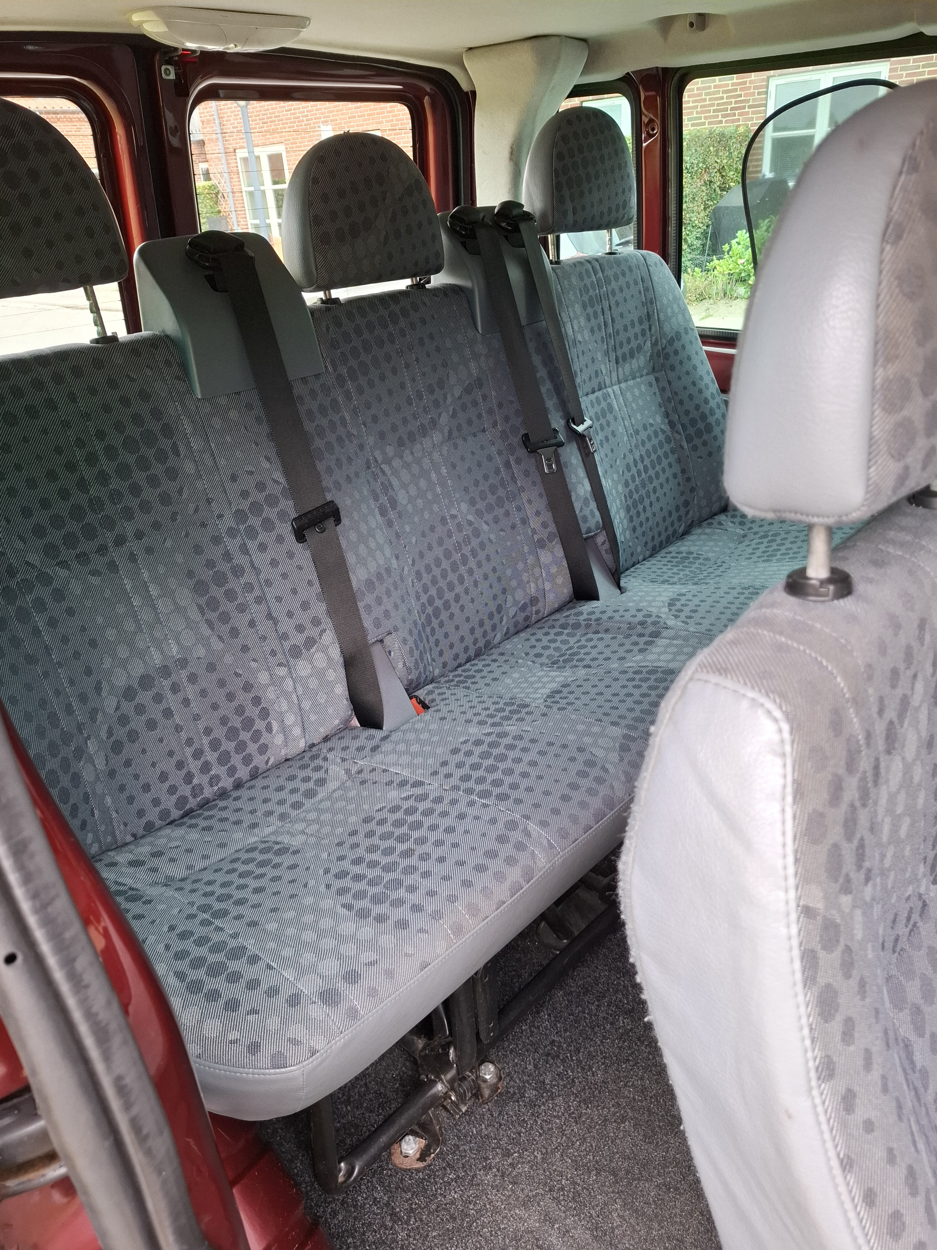 Rød Ford Transit fra 2009