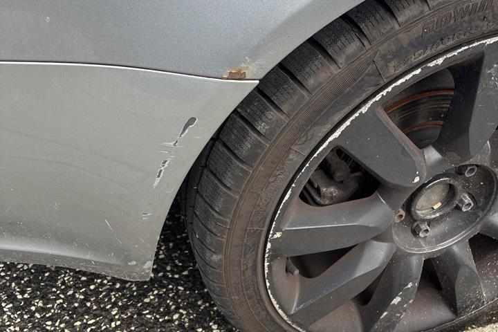 Grå Audi A4 fra 2005