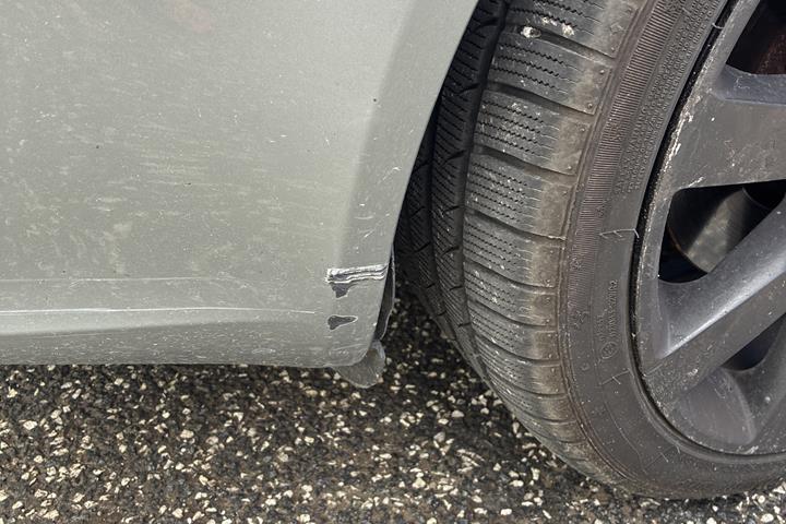 Grå Audi A4 fra 2005