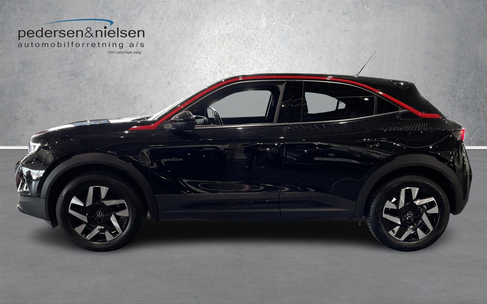 Sort Opel Mokka-e fra 2023