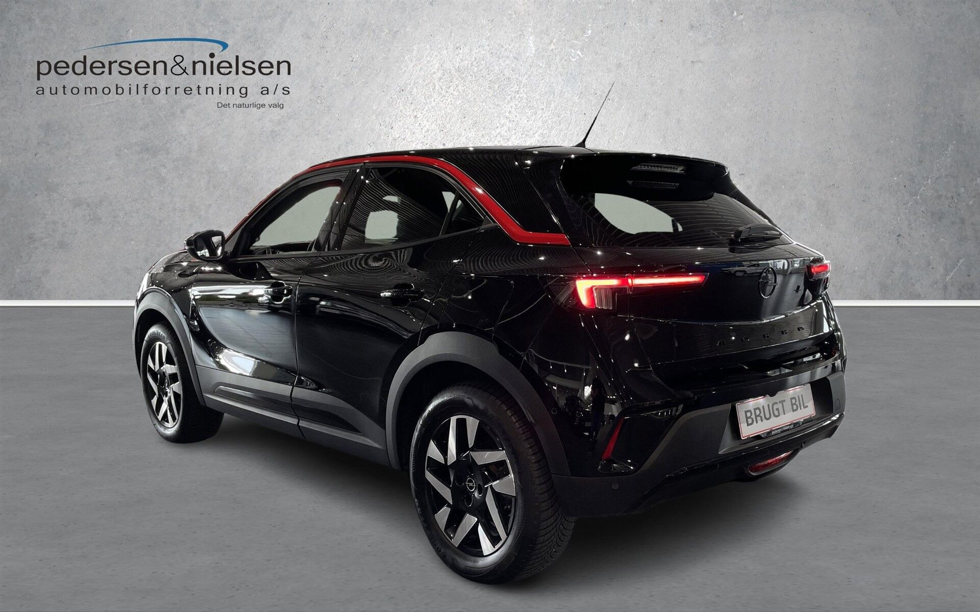 Sort Opel Mokka-e fra 2023