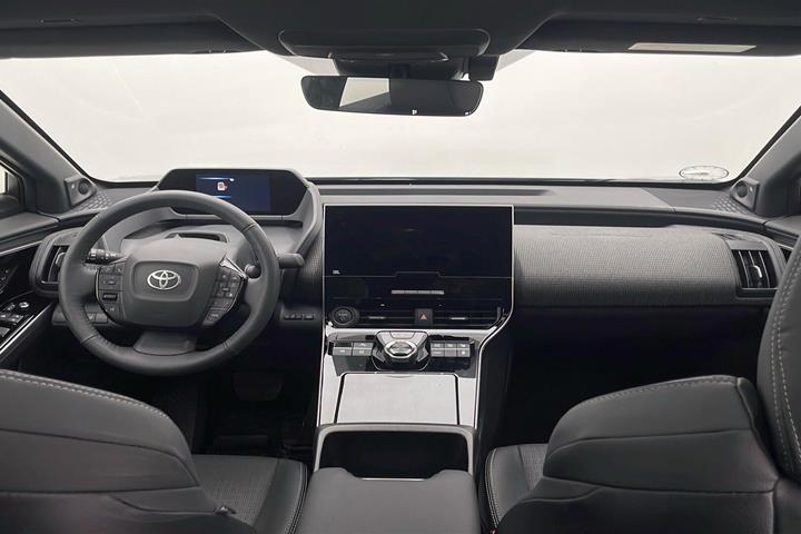 Grå Toyota BZ4X fra 2025
