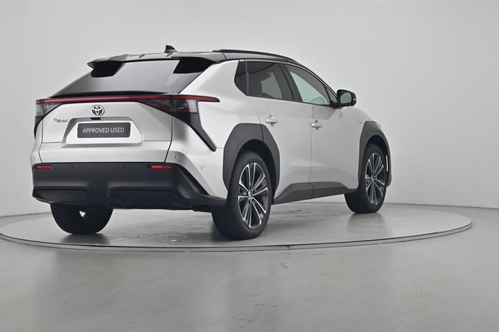 Hvid Toyota BZ4X fra 2025