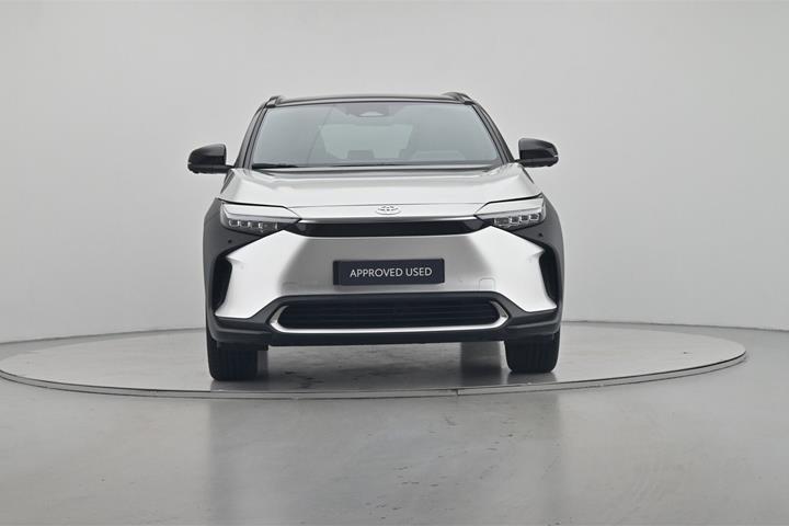 Hvid Toyota BZ4X fra 2025