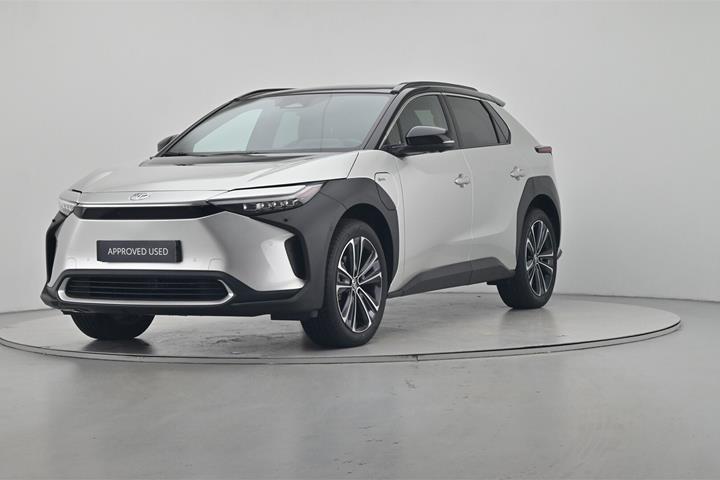 Hvid Toyota BZ4X fra 2025