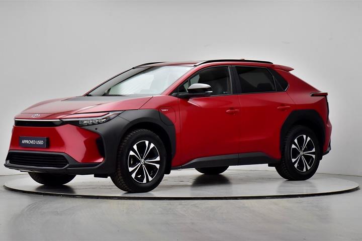 Rød Toyota BZ4X fra 2024