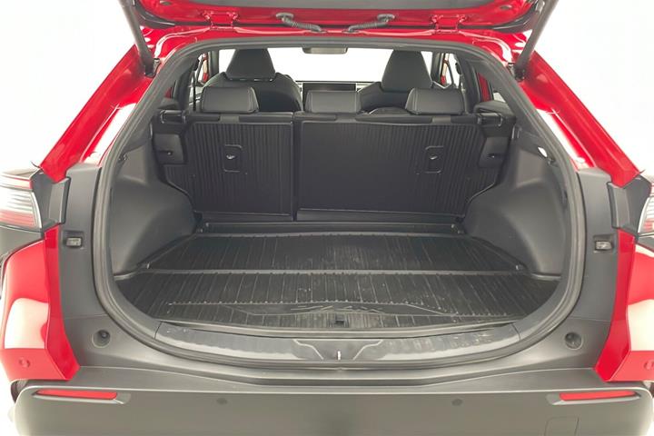Rød Toyota BZ4X fra 2024