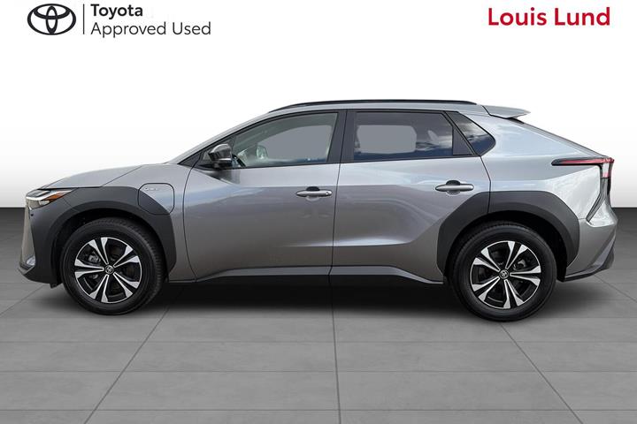 Grå Toyota BZ4X fra 2024