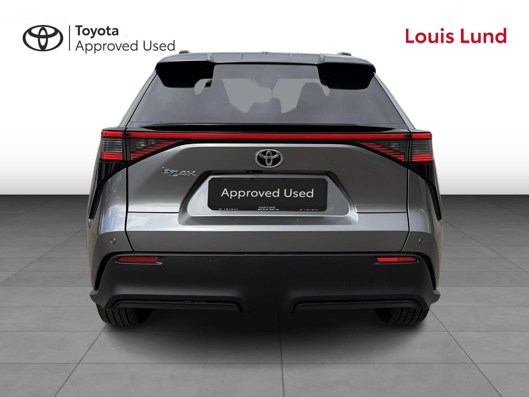 Grå Toyota BZ4X fra 2024