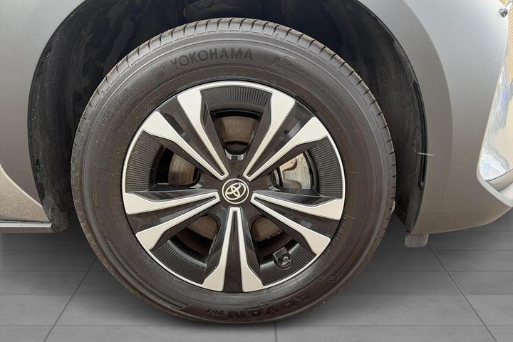 Grå Toyota BZ4X fra 2024