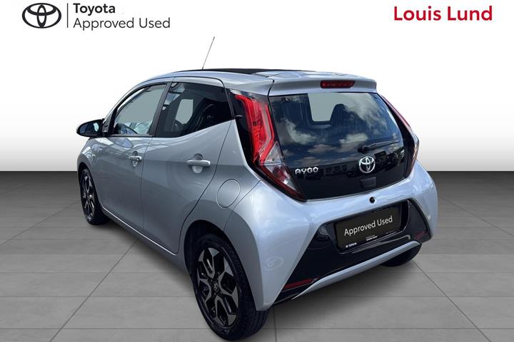 Sølv Toyota Aygo fra 2020